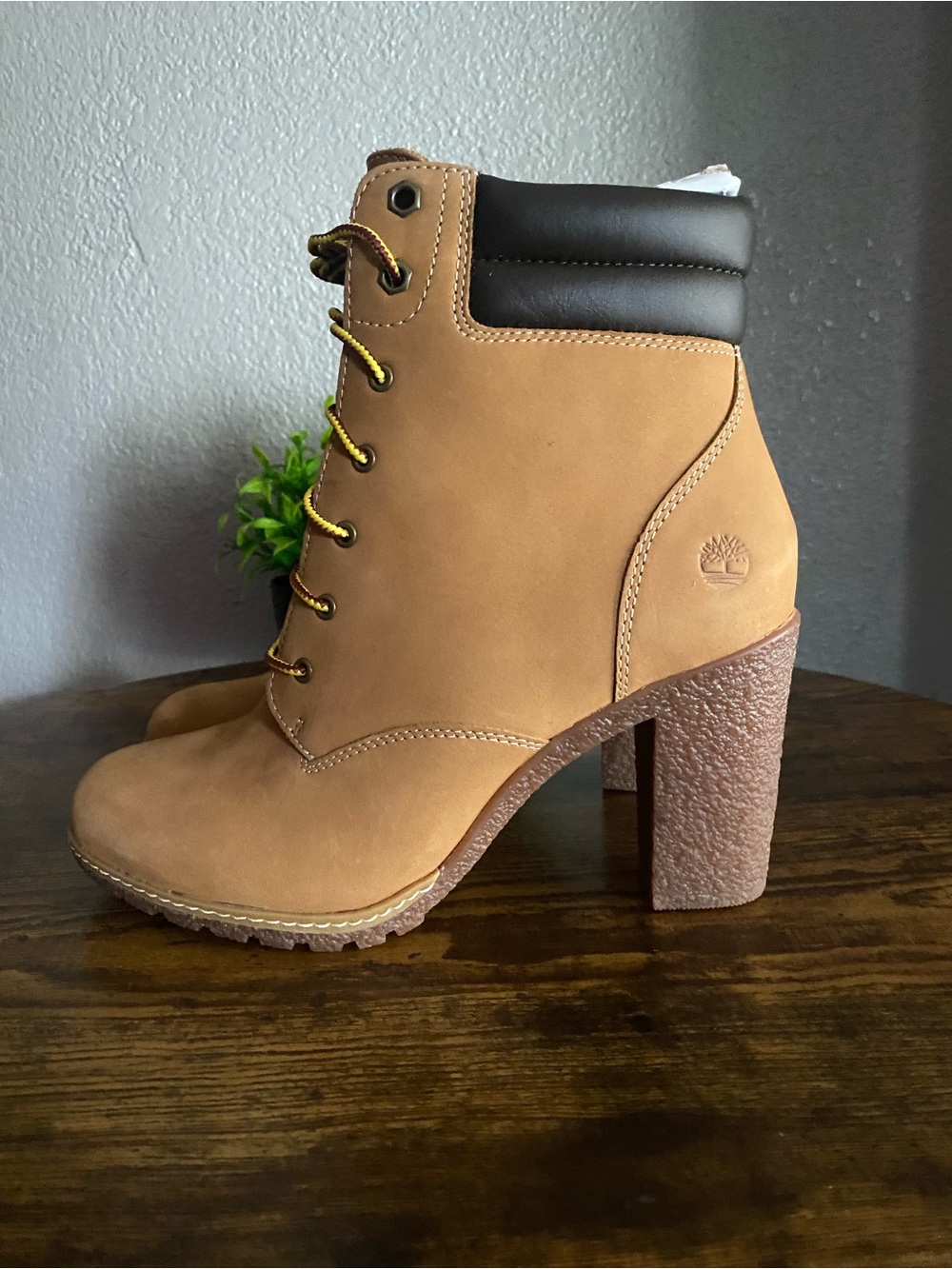 Timberland Women's Wheat Nubuck Lace-Up Chunky Heel Boots